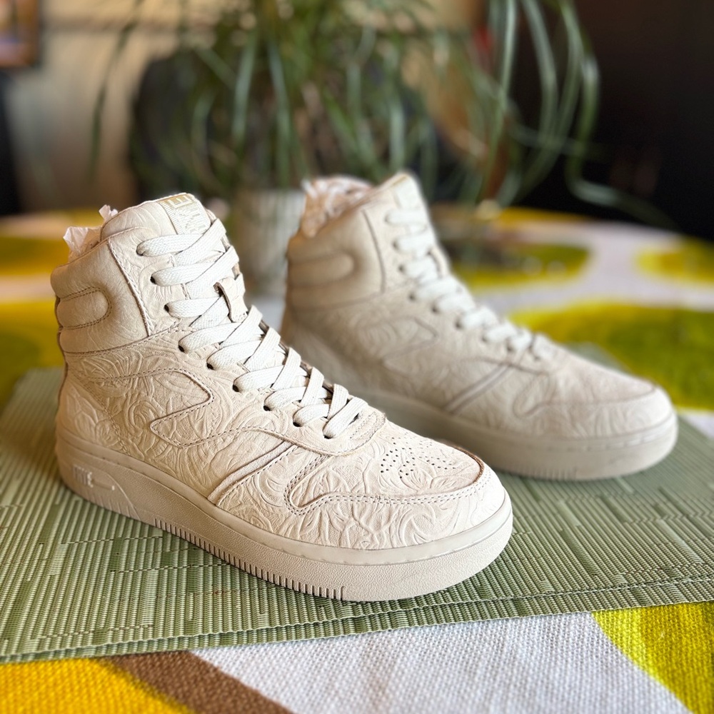 NEW--Frye Embossed Creme Women's High Top Sneakers Size 6 --New Without Box